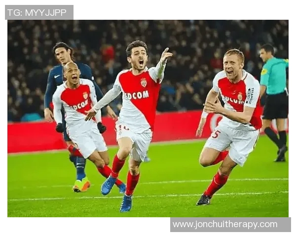 本菲卡主场逆袭皇马以4比2大胜展现强大实力与团队配合 本菲卡主场逆袭皇马以4比2大胜展现强大实力与团队配合